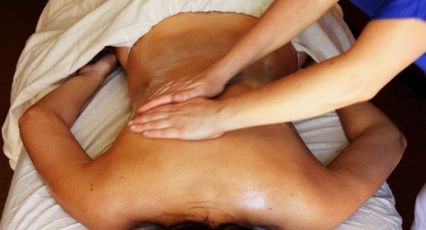 Unlocking the Healing Benefits of A Lomi Lomi Massage