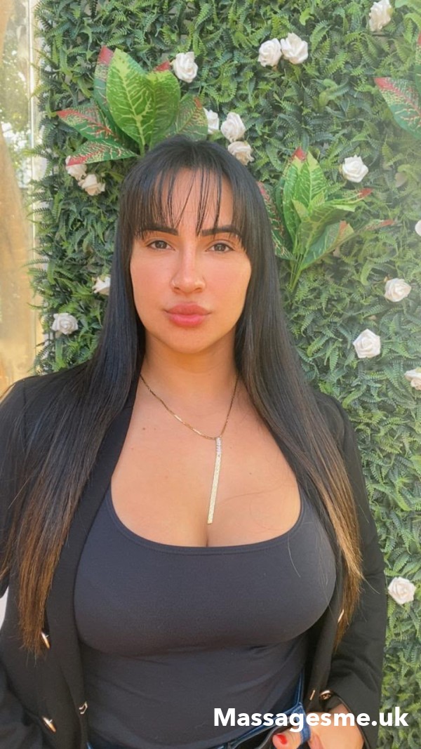 Ana Paula | Brazilian Massage Therapist In London