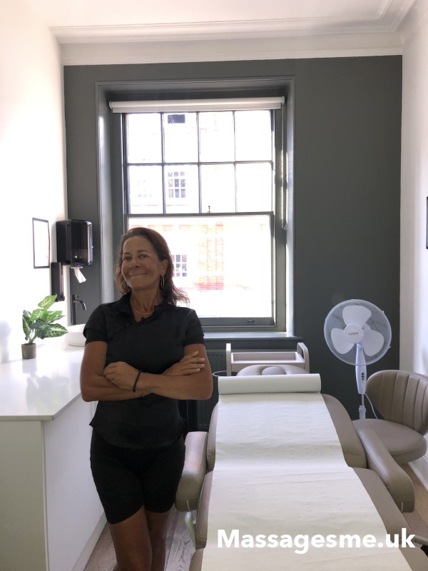 French Massage Therapist In London -  Holistic Massage ; Energy Healing (reiki) ; With Chakras Cleansing