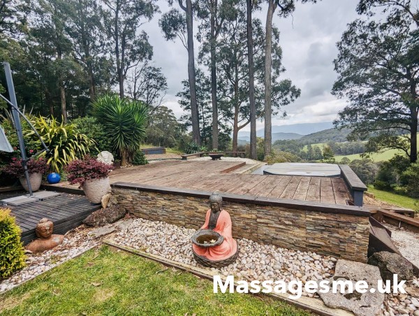 British Massage Therapist In West London