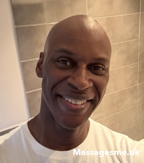 Cosmo Masseur - Certified Massage Therapist In Redhill & Mobile Nearby