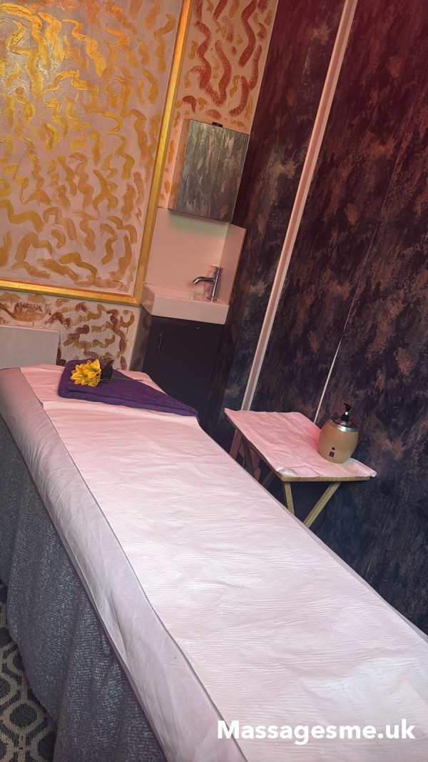 Relaxing Four Hands Professional Massage In London