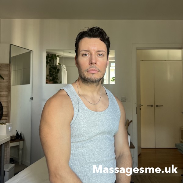 Experienced Male Sports Massage Therapist In London Islington