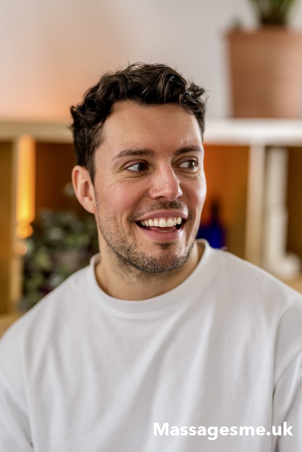 Experienced Male Sports Massage Therapist In London Islington