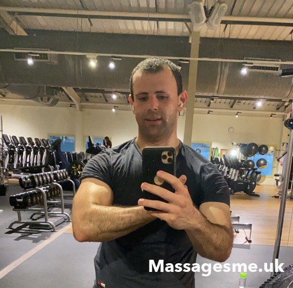 Qualified Strong Arab Male Masseur