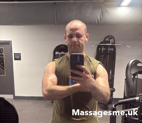 Qualified Strong Arab Male Masseur