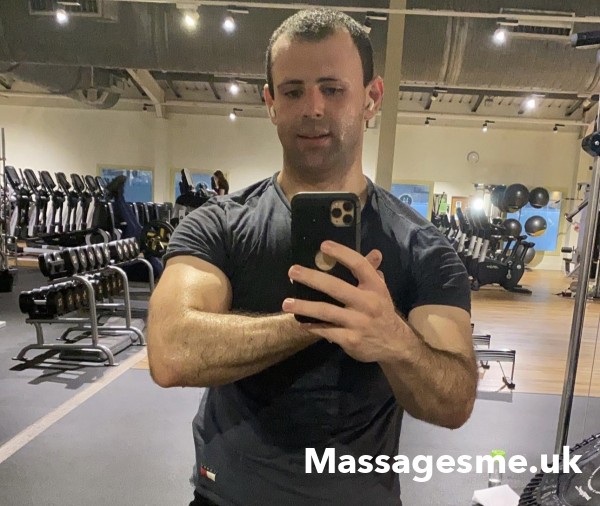 Qualified Strong Arab Male Masseur