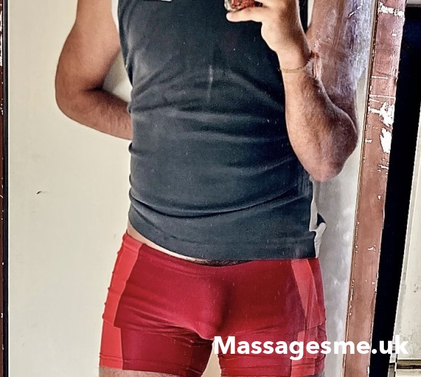 Qualified Masseur E1 - Friendly And Professional