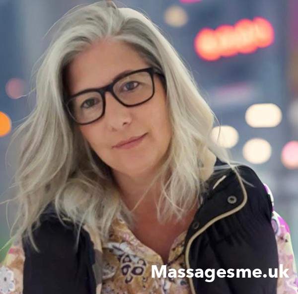 Relaxing Massage  Offsite (Mobile)/ Onsite Shoreditch  By Ravenna